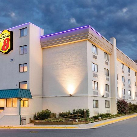 Super 8 By Wyndham Frederick Hotel Luaran gambar
