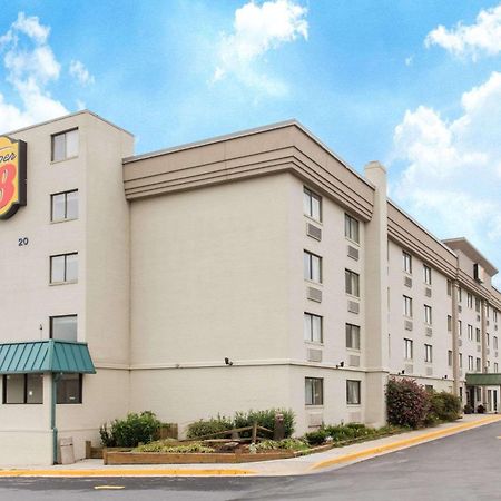 Super 8 By Wyndham Frederick Hotel Luaran gambar