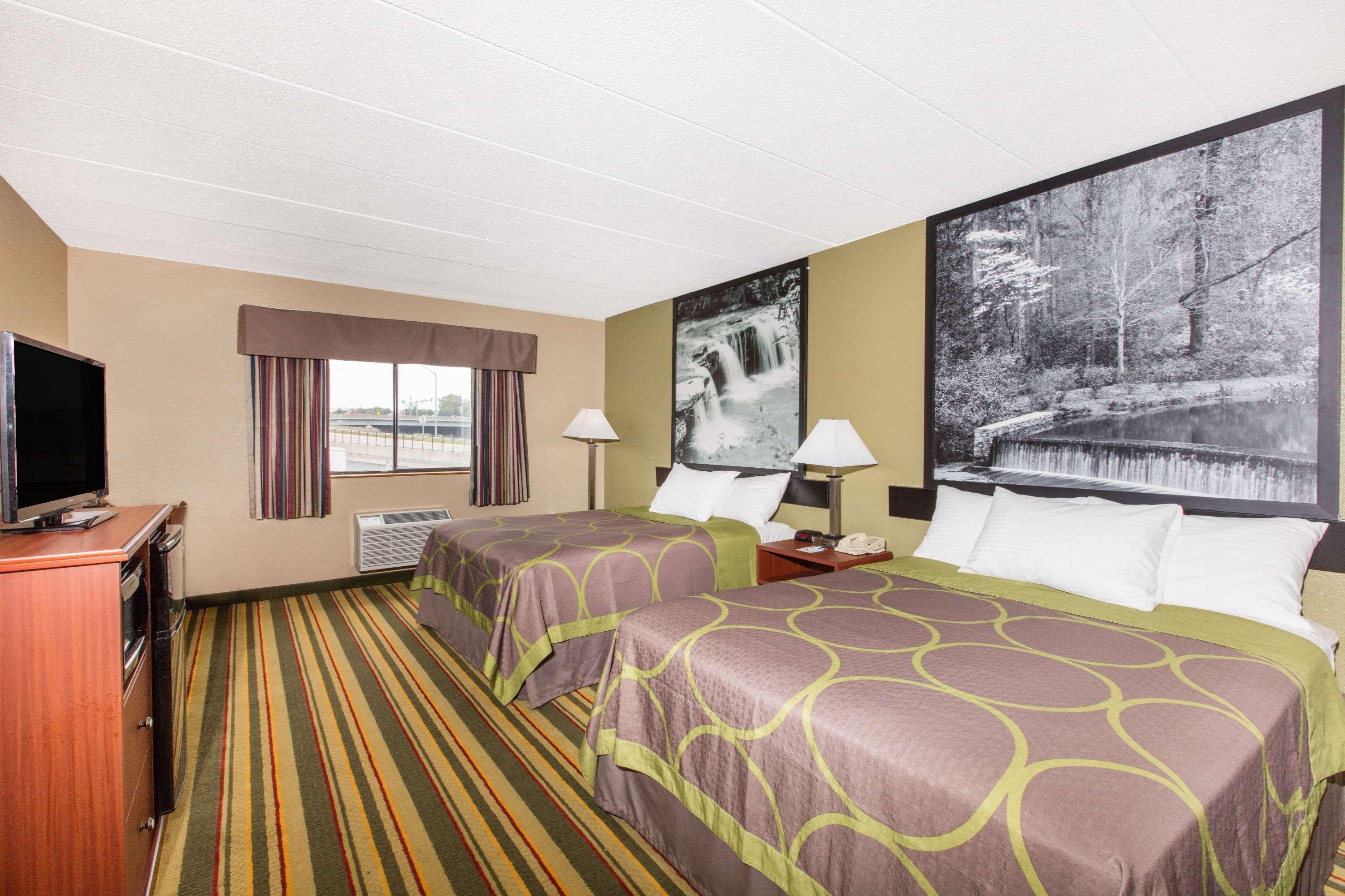 Super 8 By Wyndham Frederick Hotel Luaran gambar