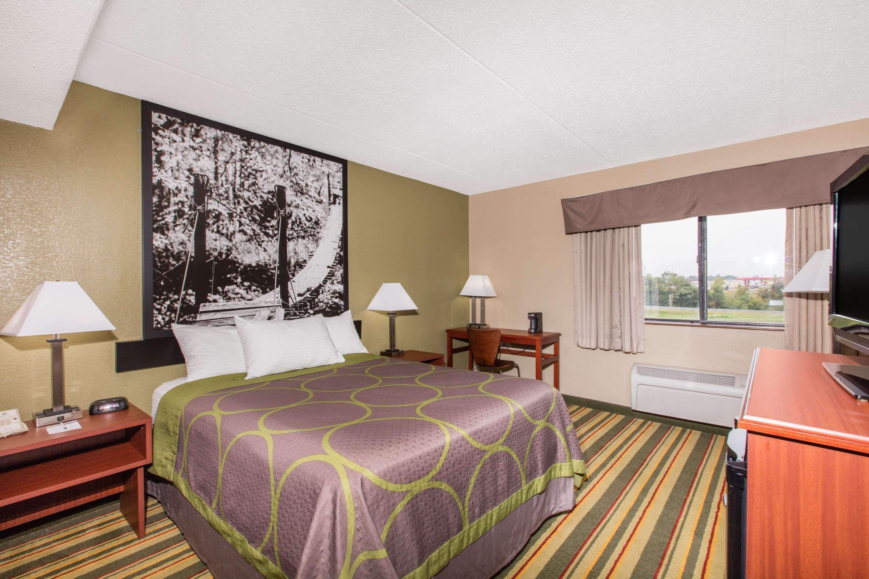 Super 8 By Wyndham Frederick Hotel Luaran gambar