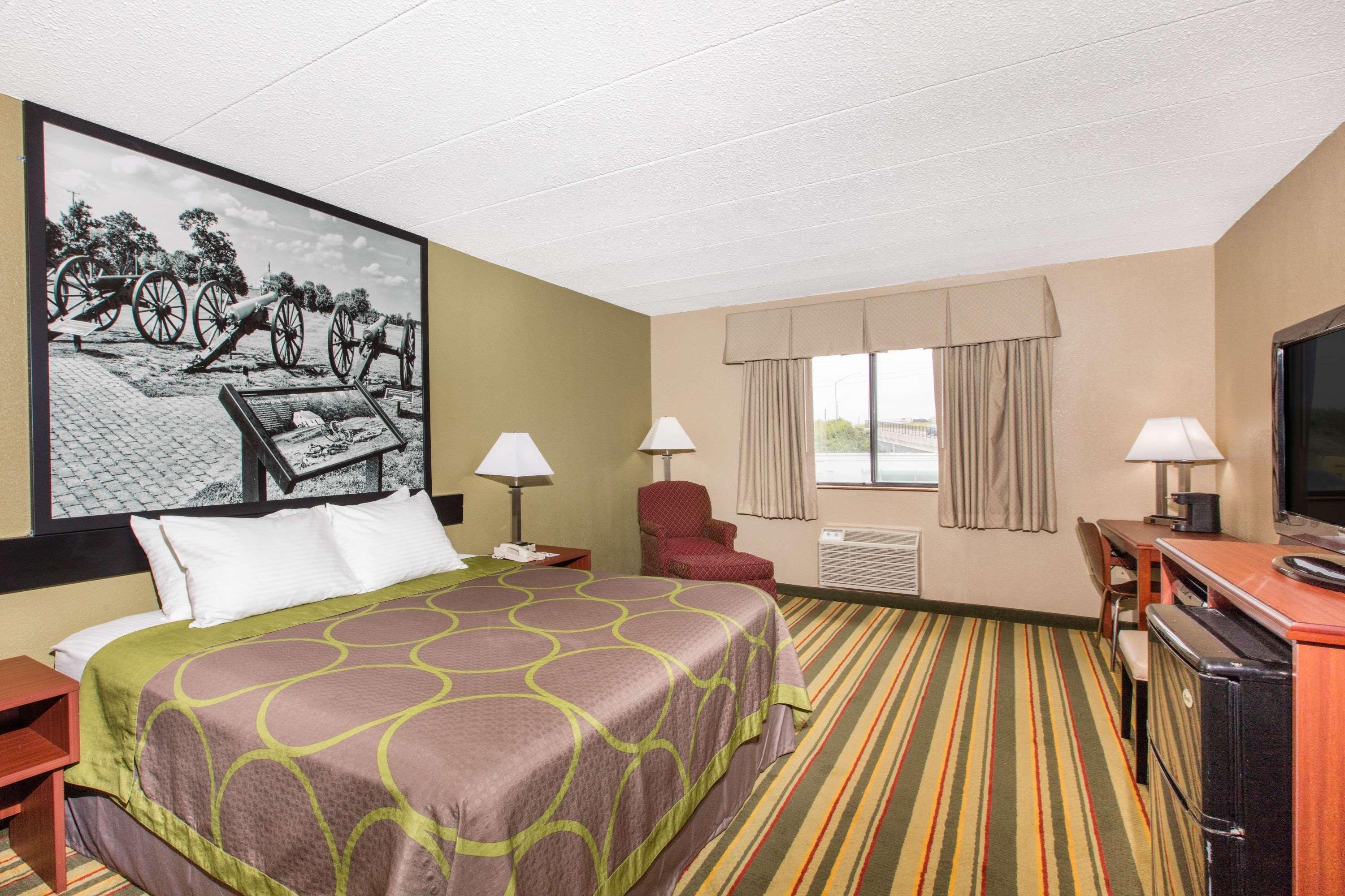 Super 8 By Wyndham Frederick Hotel Luaran gambar