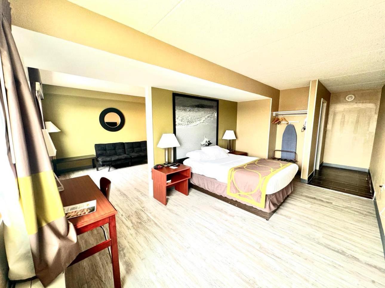 Super 8 By Wyndham Frederick Hotel Luaran gambar