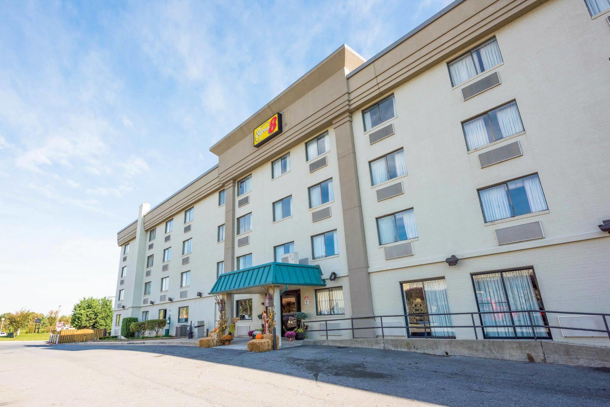 Super 8 By Wyndham Frederick Hotel Luaran gambar