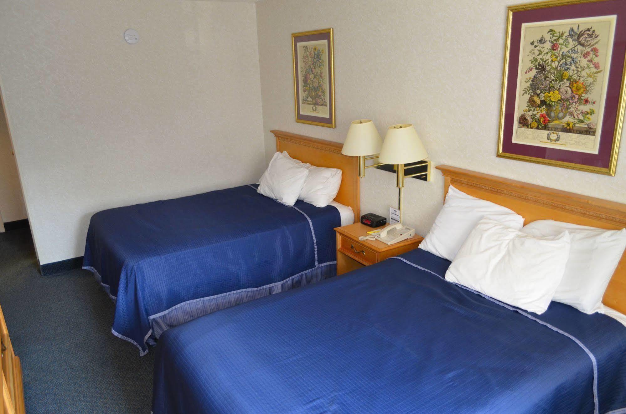 Super 8 By Wyndham Frederick Hotel Luaran gambar